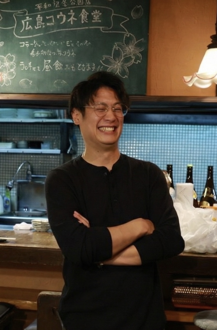 笑う會澤龍一郎